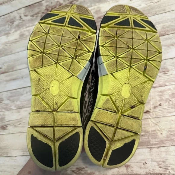 Nike Free Running Shoe Women’s Size 9 Leopard Black Gray Athletic - Picture 2 of 7